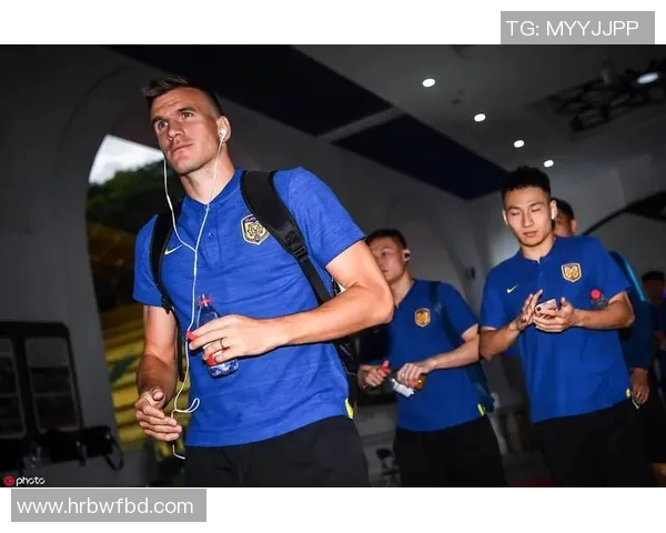 苏宁球迷与恒大球迷的激情对决谁能在赛场上笑到最后